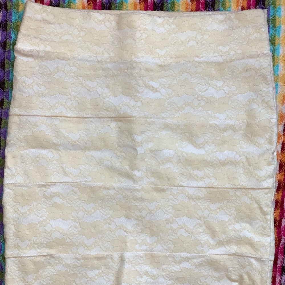 Plain mini skirt